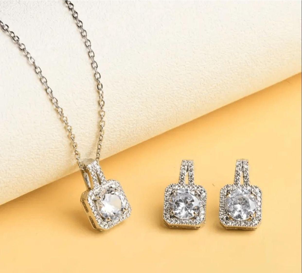 Cubic Zircon Minimalistic Set
